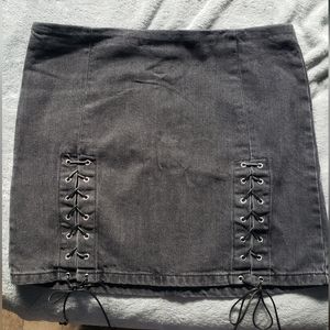 Urban Outfitters BDG lace-up black denim skirt! Size M